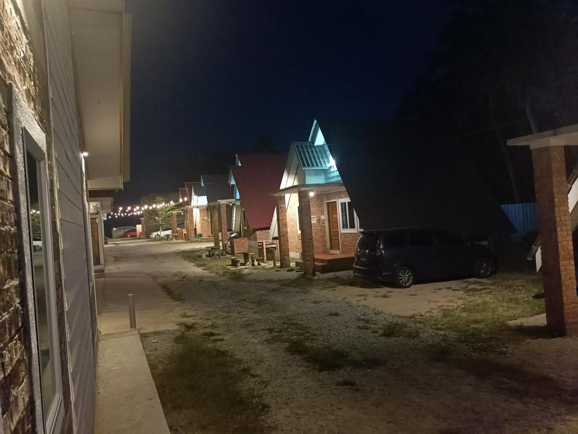 Zainab Cottage Pasir Puteh Exteriör bild