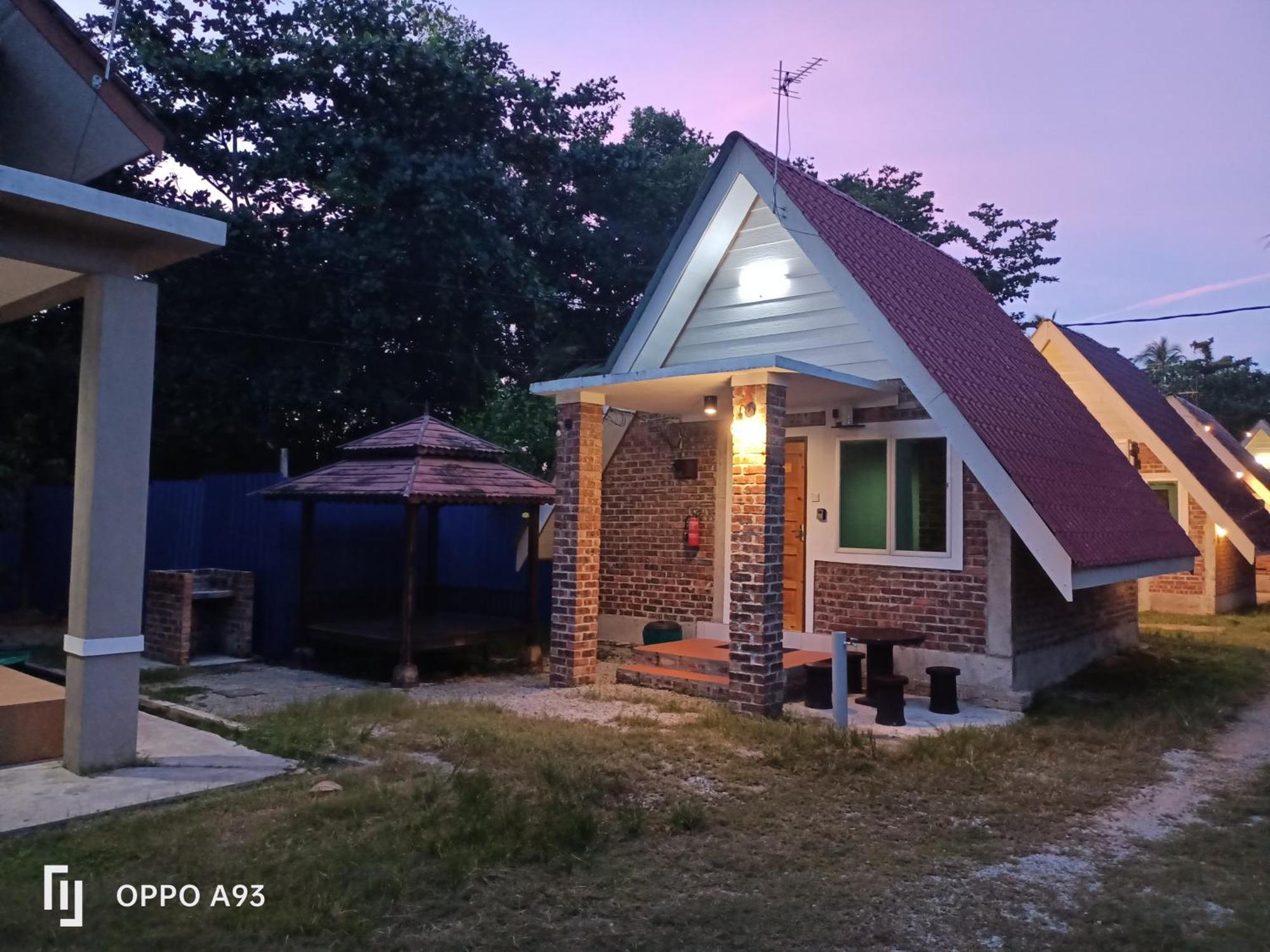 Zainab Cottage Pasir Puteh Exteriör bild